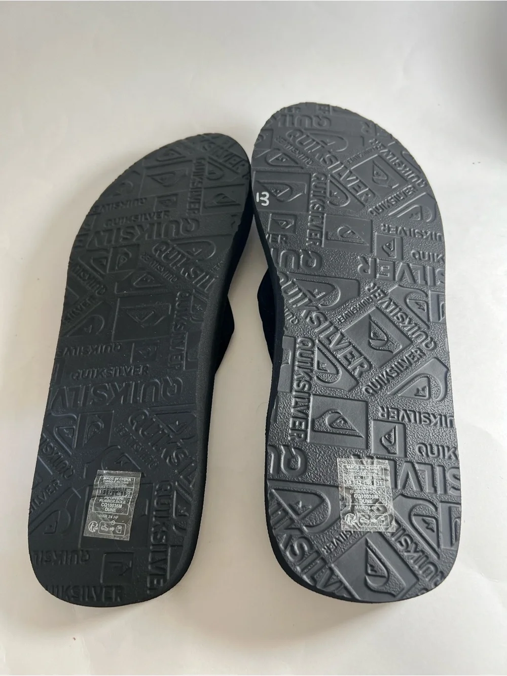 Quiksilver Men's Black Thong Sandals US 13 EU 46 Slip-On Logo Rubber Sole